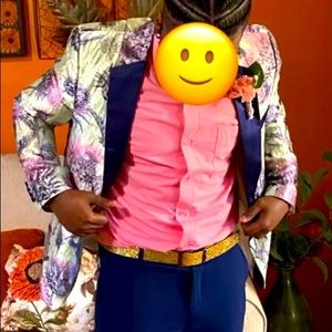 Includes Jacket Men small, shirt men small, bow tie, pants 34/32 and shoes men 8